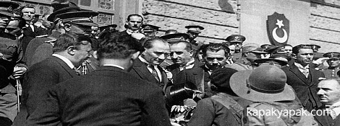 Atatürk facebook kapak fotoğrafı